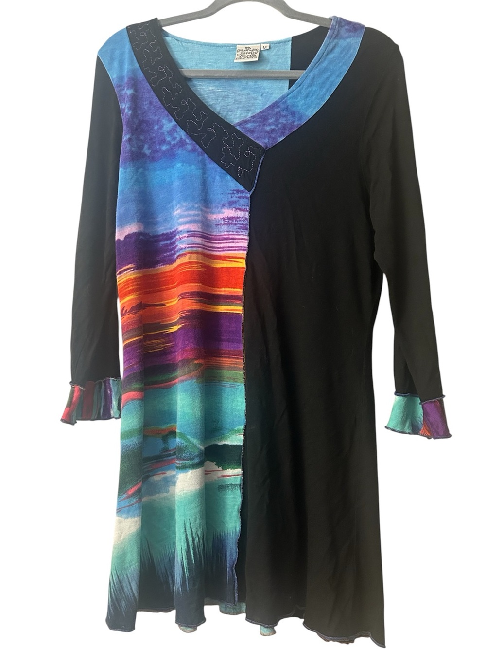 Parsley & Sage Black & Multi-Color V-Neck Tunic Top